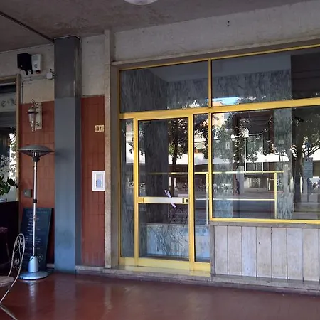 Central Sestri Flats